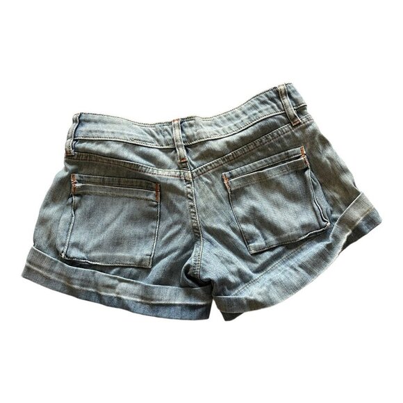 Farm Rio Jeans High Waisted Light Wash Denim Cuffed Shorts Pleated Size 36 - Picture 4 of 9